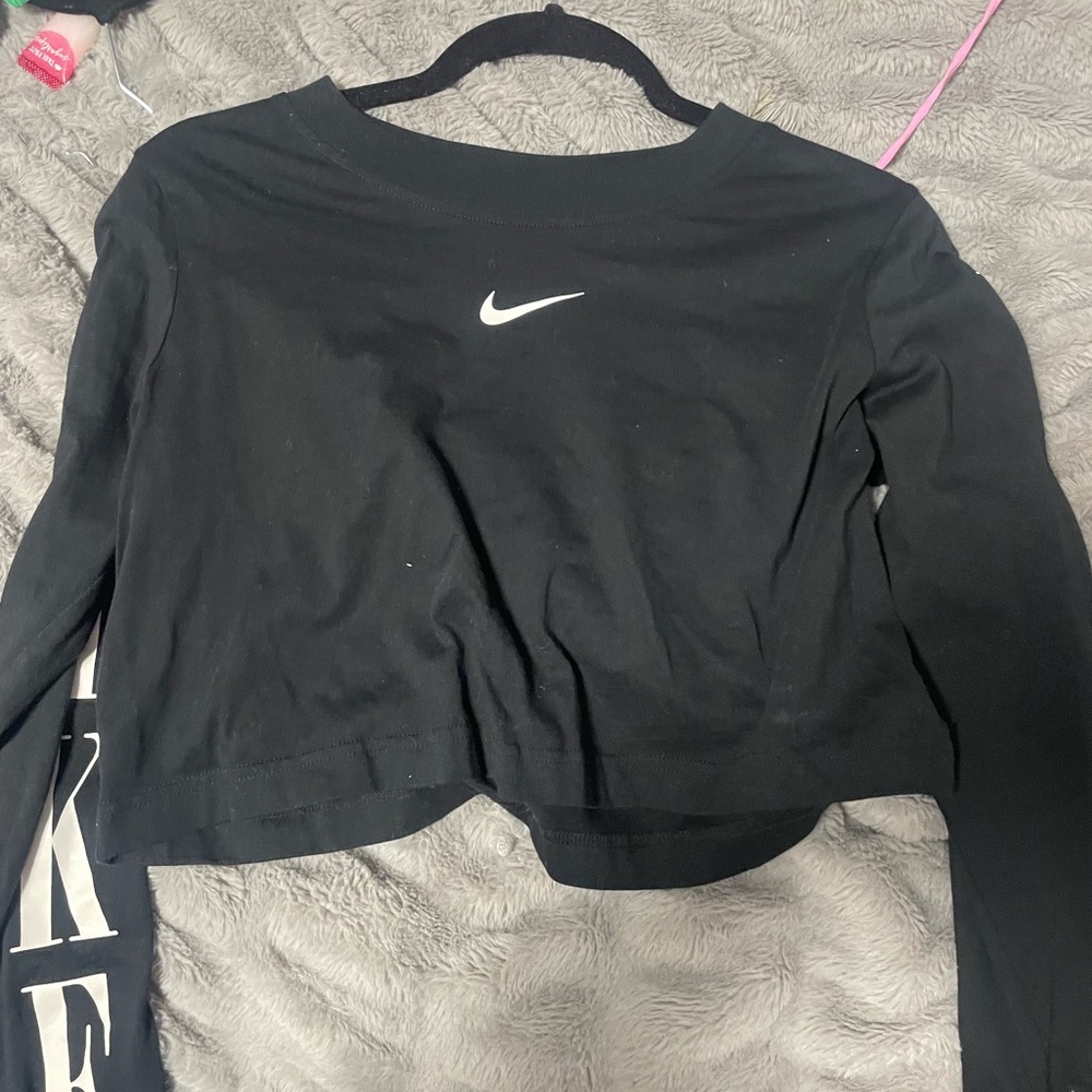 NIKE long sleeve cropped top
